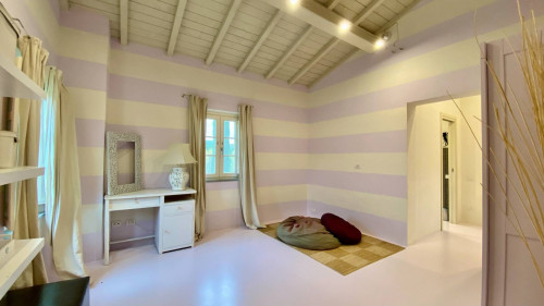 Casale ristrutturato con parco e piscina in vendita a Lucca