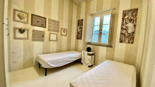 Casale ristrutturato con parco e piscina in vendita a Lucca