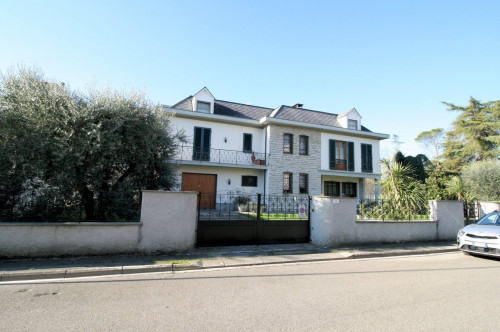 Villa singola con ampio giardino in vendita a Santa Croce sull'Arno