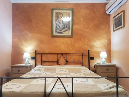 Casale in stile Toscano con terreno e vista panoramica in vendita a Roccastrada