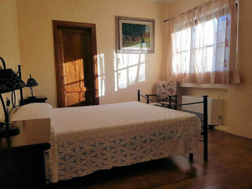 Casale in stile Toscano con terreno e vista panoramica in vendita a Roccastrada