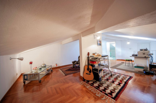 Appartamento in bifamiliare con giardino privato e depemdance in vendita a Santa Maria a Monte