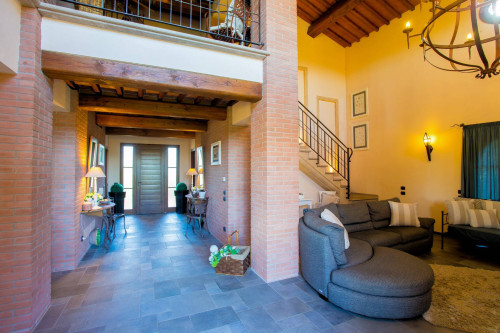 Bellissimo casale in stile Toscano con parco e piscina in vendita a Peccioli
