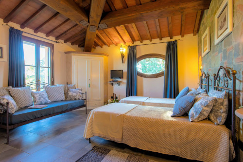 Bellissimo casale in stile Toscano con parco e piscina in vendita a Peccioli