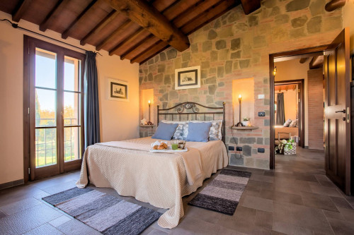 Bellissimo casale in stile Toscano con parco e piscina in vendita a Peccioli