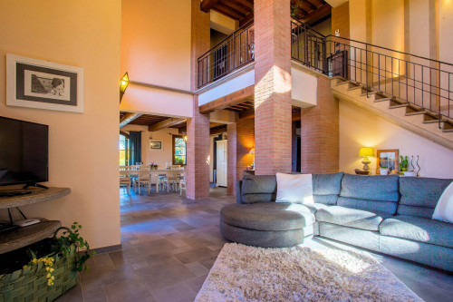 Bellissimo casale in stile Toscano con parco e piscina in vendita a Peccioli