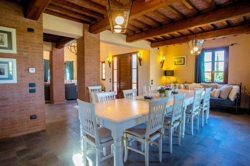 Bellissimo casale in stile Toscano con parco e piscina in vendita a Peccioli