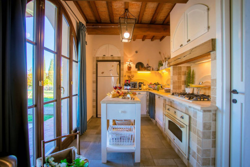 Bellissimo casale in stile Toscano con parco e piscina in vendita a Peccioli