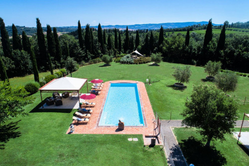 Bellissimo casale in stile Toscano con parco e piscina in vendita a Peccioli