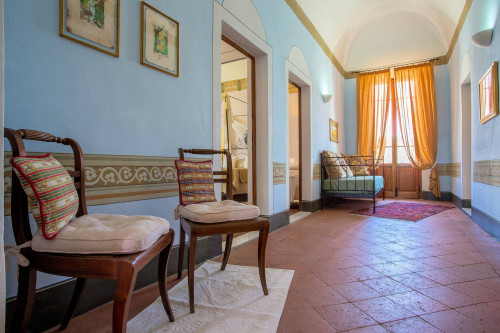 Bellissima villa in stile Toscano con parco e piscina con suggestiva vista panoramica in vendita a Peccioli