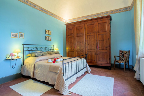 Bellissima villa in stile Toscano con parco e piscina con suggestiva vista panoramica in vendita a Peccioli