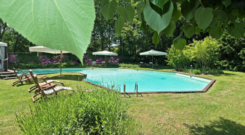 Bellissima struttura turistico ricettiva con ristorante  parco e piscina in vendita a Lucca