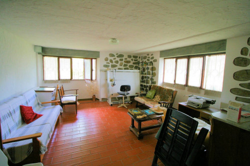 Villa singola con ampio giardino e vista panoramica in vendita a Marliana