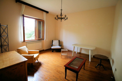 Villa singola con ampio giardino e vista panoramica in vendita a Marliana