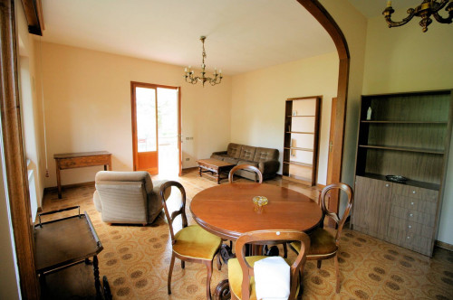 Villa singola con ampio giardino e vista panoramica in vendita a Marliana