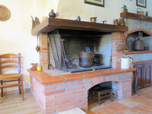 Casale di ampia superficie in posizione dominante in vendita a Massa Marittima