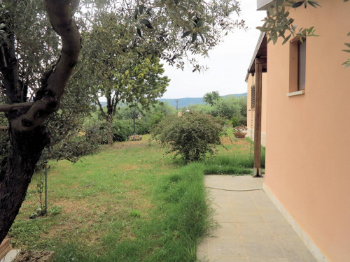 Casale di ampia superficie in posizione dominante in vendita a Massa Marittima
