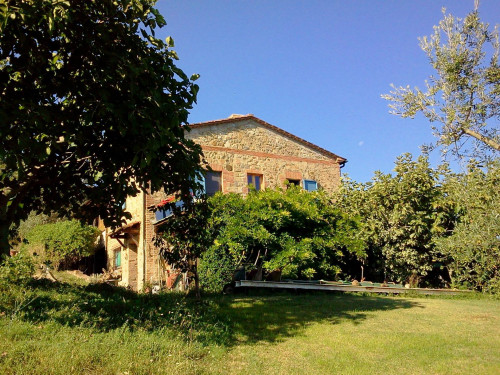Azienda agricola in posizione panoramica in vendita a Radicondoli