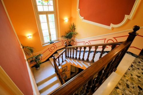 Villa in stile liberty con ampio giardino in vendita a Altopascio
