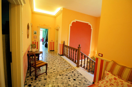 Villa in stile liberty con ampio giardino in vendita a Altopascio