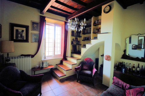 Rustico in stile Toscano con giardino e vista panoramica in vendita a Roccastrada
