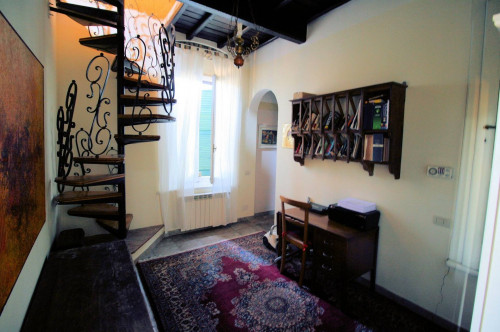 Rustico in stile Toscano con giardino e vista panoramica in vendita a Roccastrada