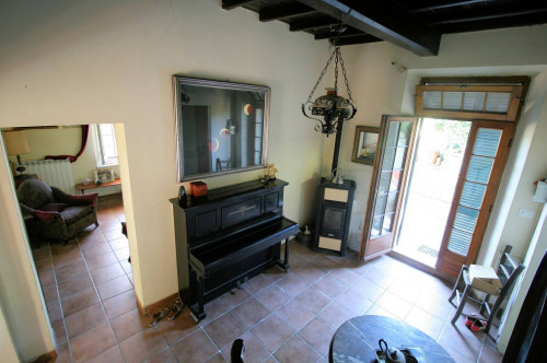 Rustico in stile Toscano con giardino e vista panoramica in vendita a Roccastrada