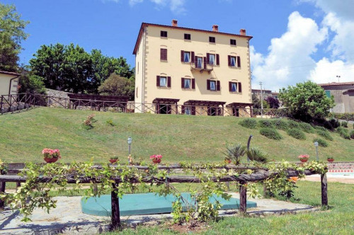 Residence in stile rustico Toscano con piscina e vista panoramica in vendita a Roccastrada