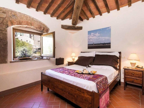 Residence in stile rustico Toscano con piscina e vista panoramica in vendita a Roccastrada