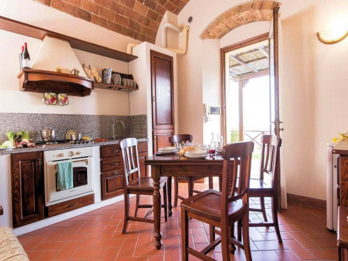 Residence in stile rustico Toscano con piscina e vista panoramica in vendita a Roccastrada