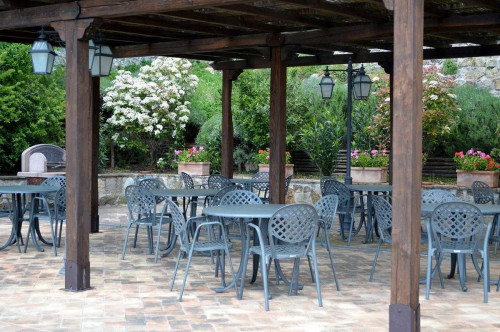 Residence in stile rustico Toscano con piscina e vista panoramica in vendita a Roccastrada