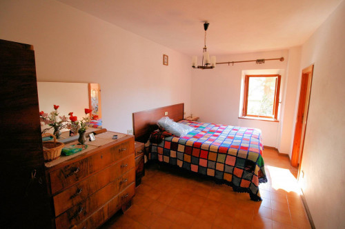Bel terratetto ex turistico ricettivo con ampio giardino in vendita a Abetone Cutigliano
