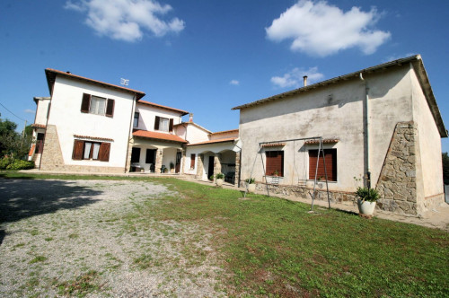 Podere ex Ente Maremma di ampia superficie in vendita a Roccastrada