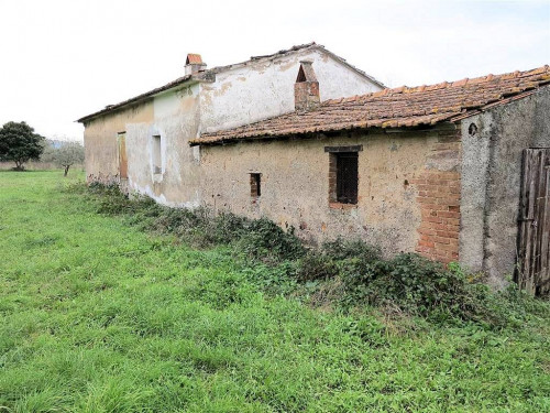 Annesso agricolo da ristrutturare in splendida posizione in vendita a Gavorrano