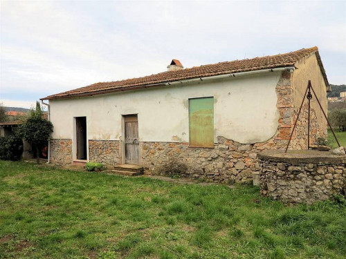 Annesso agricolo da ristrutturare in splendida posizione in vendita a Gavorrano