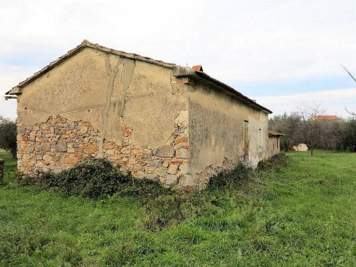 Annesso agricolo da ristrutturare in splendida posizione in vendita a Gavorrano