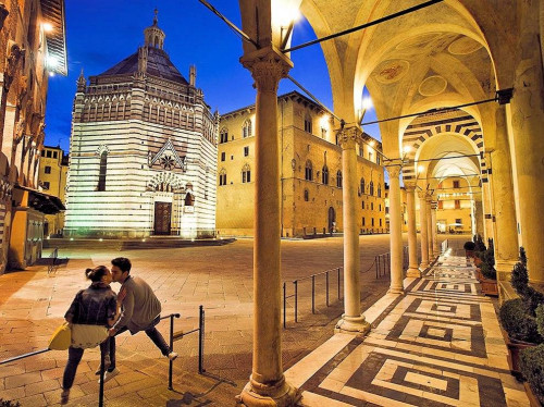 Appartamento al piano nobile di ampia superficie in vendita a Pistoia
