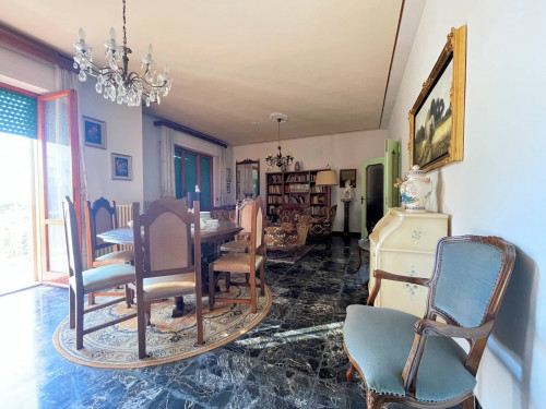 Appartamento al piano primo con giardino in vendita a Volterra