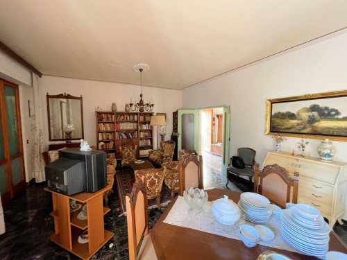 Appartamento al piano primo con giardino in vendita a Volterra