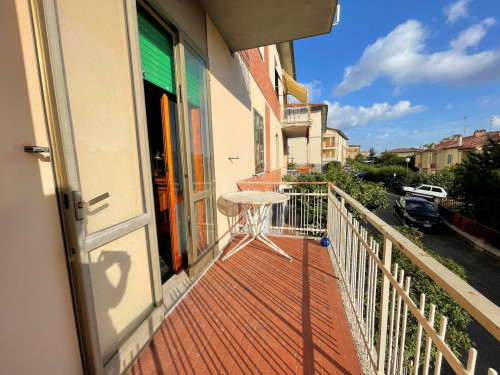 Appartamento al piano primo con giardino in vendita a Volterra