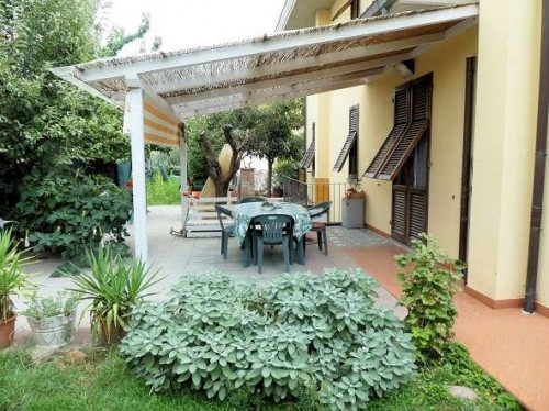 villa di ampia superficie con giardino in vendita a Loro Ciuffenna