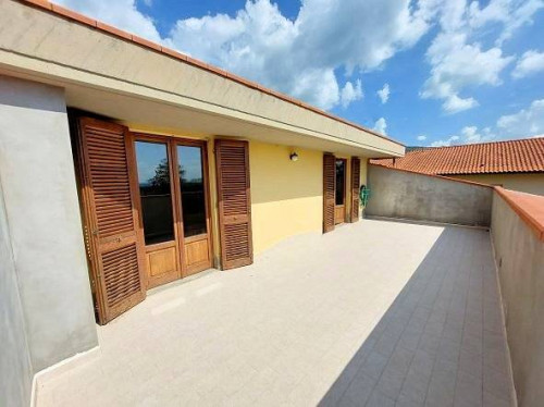 villa di ampia superficie con giardino in vendita a Loro Ciuffenna