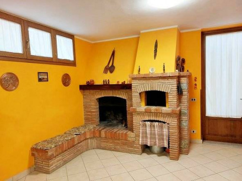 villa di ampia superficie con giardino in vendita a Loro Ciuffenna