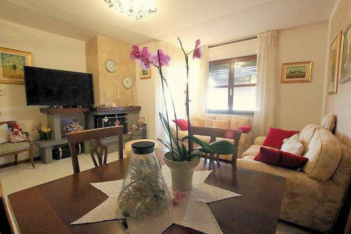 Appartamento luminoso con terrazze  garage e vista mare in vendita a Volterra