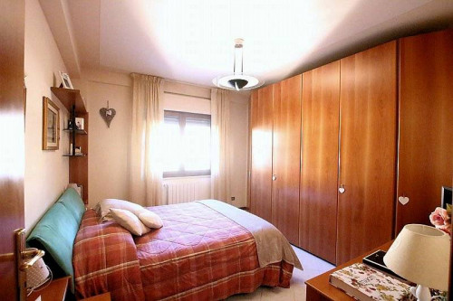 Appartamento luminoso con terrazze  garage e vista mare in vendita a Volterra