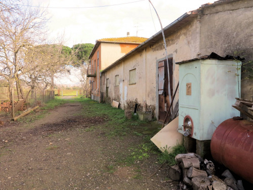 Podere ex Ente Maremma di ampia superficie in vendita a Roccastrada