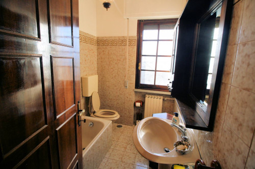 Villa di ampia superficie in zona residenziale in vendita a Montecatini-Terme