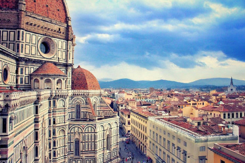 Proponiamo alberghi hotel di varie dimensioni in vendita a Firenze