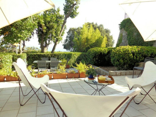 Porzione terratetto libero su tre lati con giardino e vista mare in vendita a Marciana