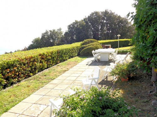 Porzione terratetto libero su tre lati con giardino e vista mare in vendita a Marciana